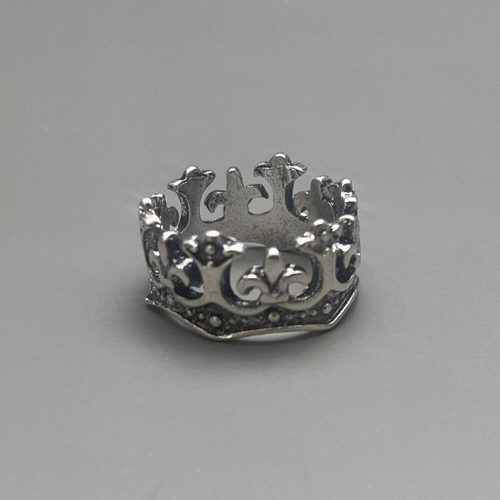 Vintage Silver Gothic Crown Ring – Size 8, Unisex, Brand New